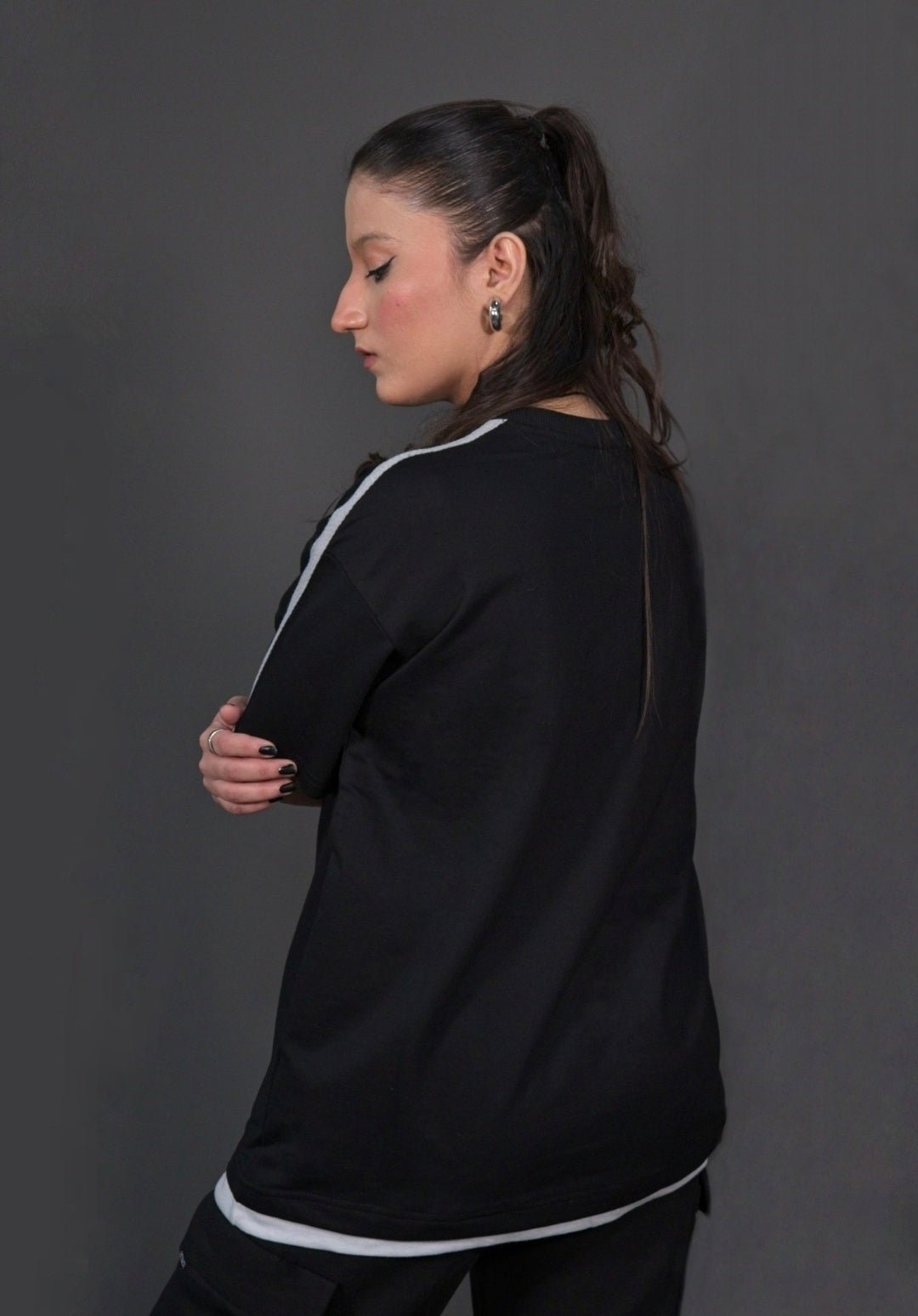 Beyond Unisex Vector T-Shirt - Black - Fittage