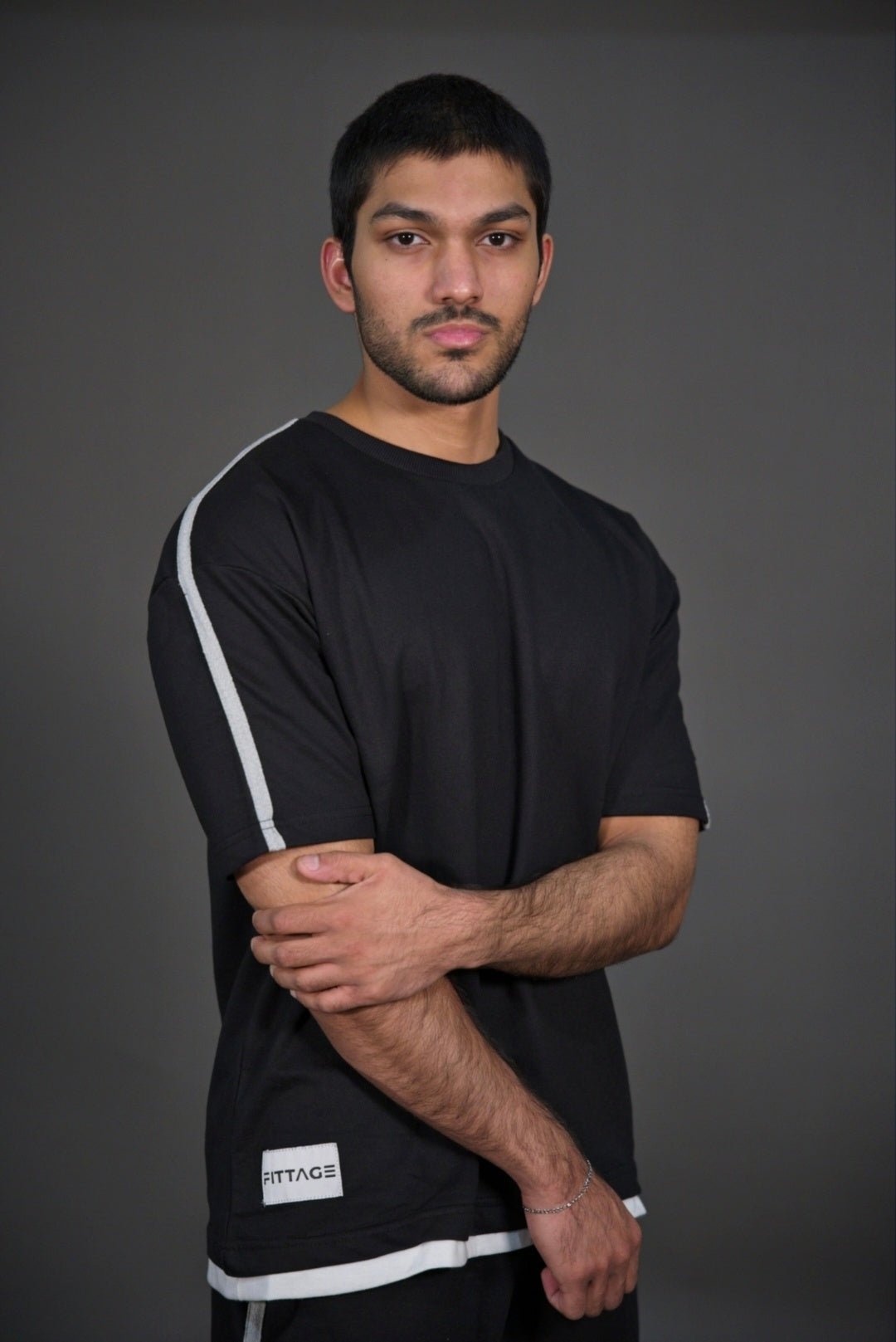 Beyond Unisex Vector T-Shirt - Black - Fittage